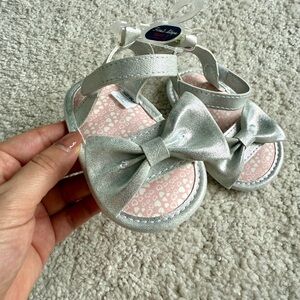 Metallic Silver Bow Sandals - Kids